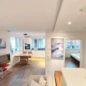 Stilvolle In Elbnaehe Mit Balkon, Parkplatz Apartment Dresden