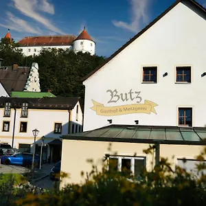 Butz Hotel